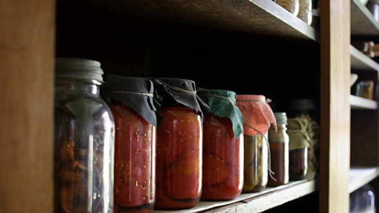 17 незаменимых продуктов для чрезвычайных ситуаций: что положить в тревожный чемоданчик