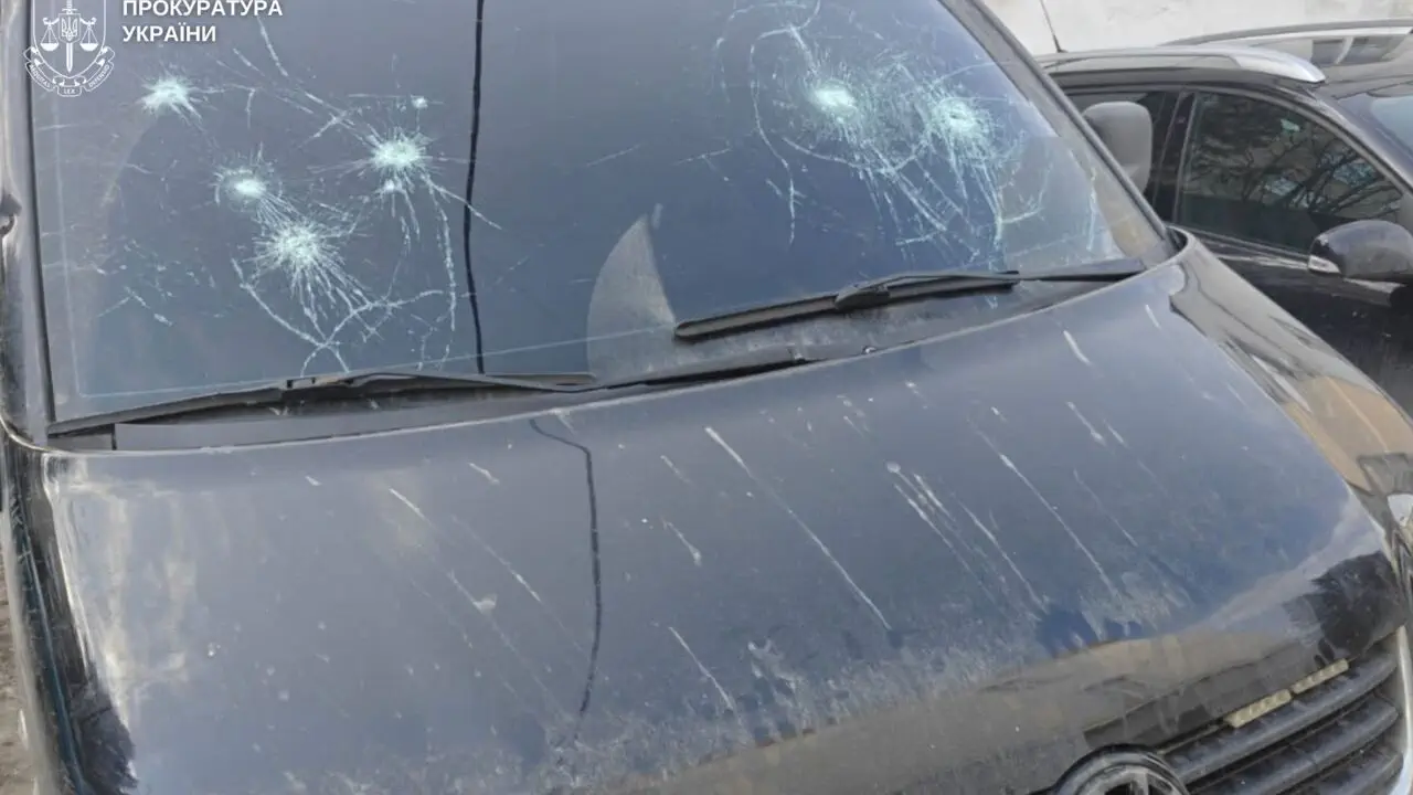 У Львові жінка відкрила вогонь по авто з поліцейськими та військовими