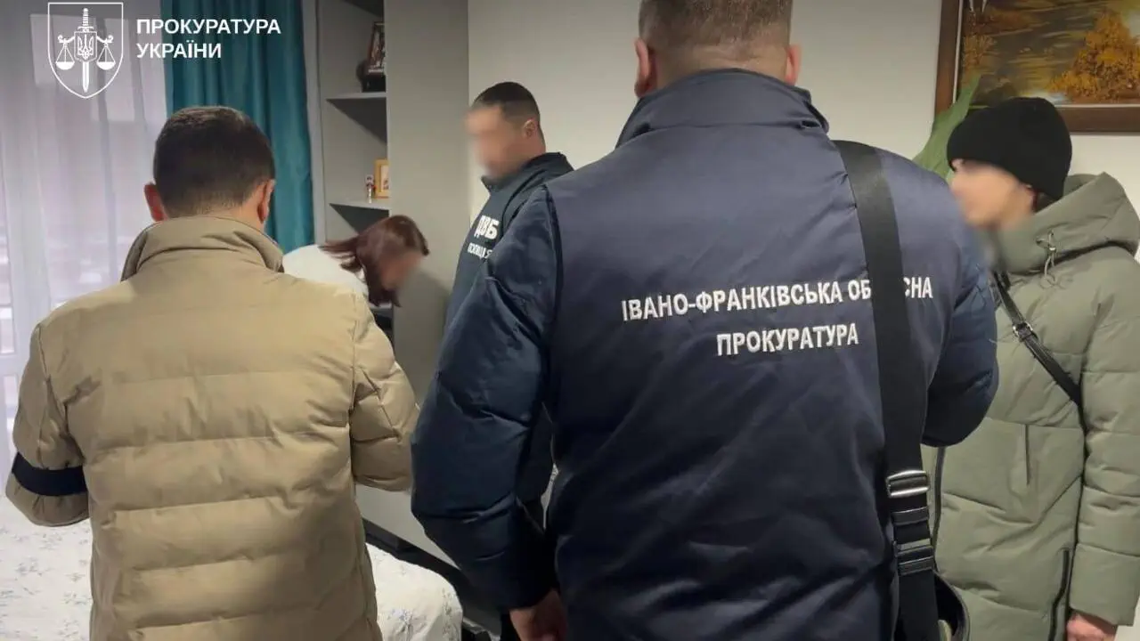 Екс-посадовця поліції, який забрав 2,7 млн грн допомоги родині захисниці “Азовсталі”, судитимуть