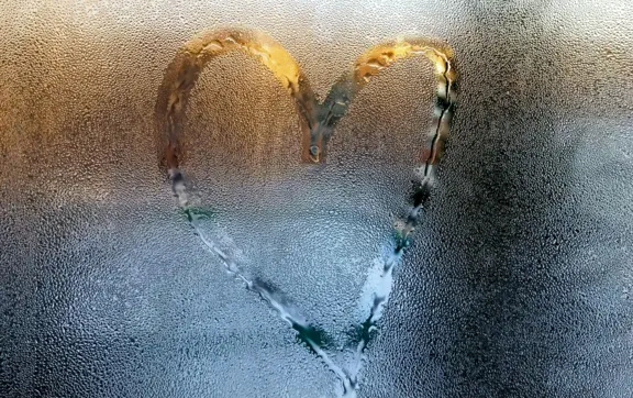 От пятницы-13 сквозь День влюбленных к Новолунию: энергопрактик рассказала, как жить 12–19 февраля