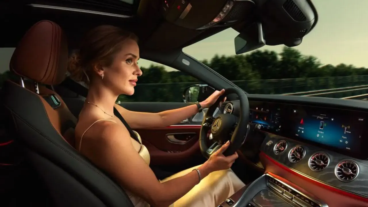 Еліна Світоліна за кермом Mercedes-Benz