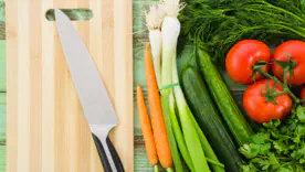 Самая распространённая ошибка, из-за которой ваши кухонные ножи быстро тупятся