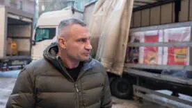 Завтра в Киеве снова гололедица. В КГГА советуют идти медленно, руки не держать в карманах и при падении приседать
