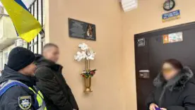 У Києві неповнолітнього притягнули до відповідальності за наругу над місцем пам’яті воїна