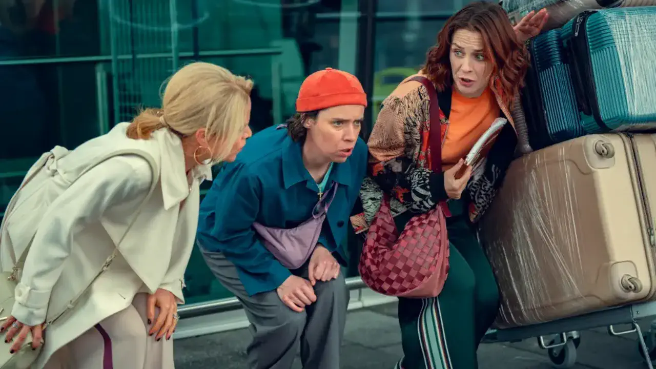 Уже на Netflix: три подруги, поминки и куча секретов в сериале "Как попасть на небеса из Белфаста"