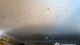 Поліцейські з’ясовують обставини вибуху у житловому будинку/Фото: Нацполіція