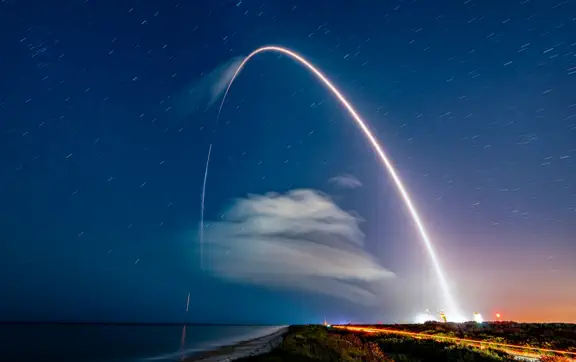 В результате попадания космического мусора в верхние слои атмосферы, происходит загрязнение различными химическими элементами.