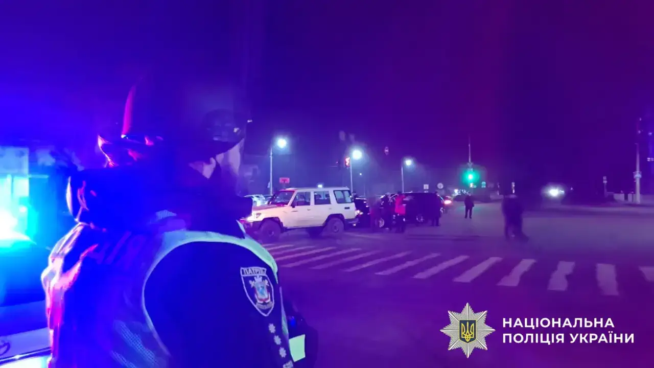 У Миколаєві стався теракт: глава Нацполіції заявляє про цілеспрямоване полювання на правоохоронців