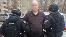 Вуса геть, а сором залишився: поліція знайшла автора скандального відео з Майдану