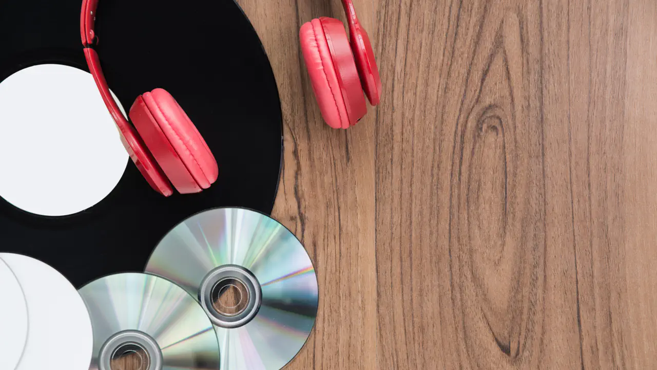 Какой сегодня праздник 2 марта: день, когда CD изменил музыку, а история — судьбы миллионов