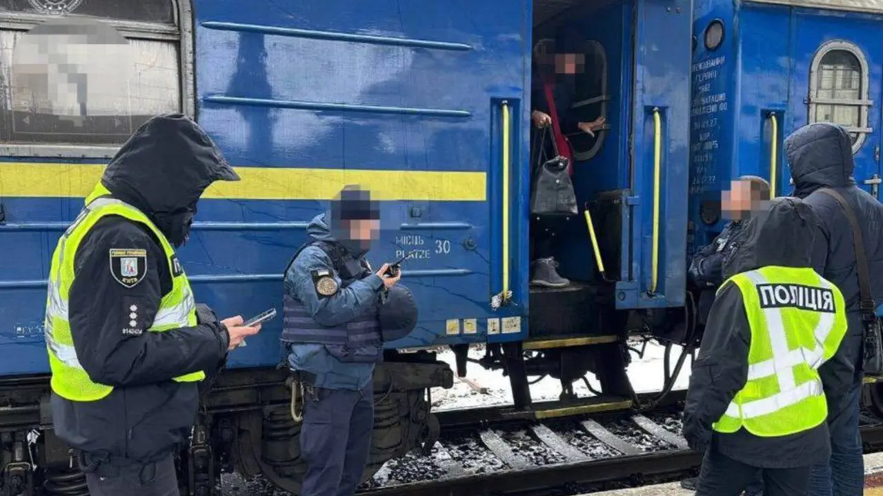 В Киеве будут судить группу людей за махинации с билетами “Укрзалізниці”