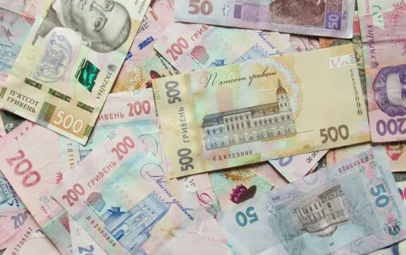 Зимняя помощь придет весной: Правительство «разморозило» выплаты 6 500 грн