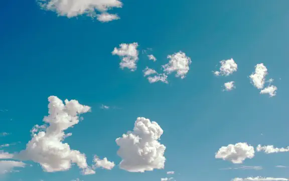 Наличие в атмосфере парниковых газов обеспечивает стабильное и длительное поддержание жизни на Земле.