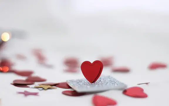 Психотерапевт объяснила, как одна ложная идея о любви может разрушить отношения