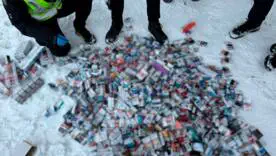 У Києві затримали двох іноземців за серію крадіжок із тютюнових кіосків