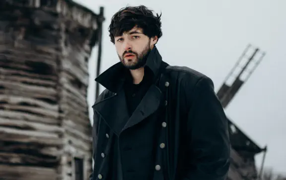 KHAYAT выпустил «Ау» — песню о неверии, написанную с отцом на кухне во время войны