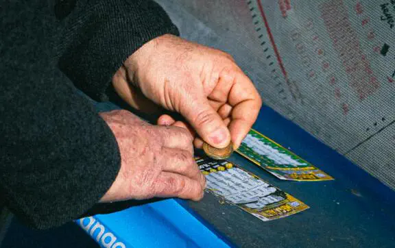 Зашёл за водой — и выиграл 2 миллиона долларов