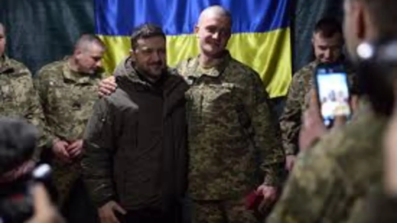 Війська рф на кордонах з НАТО, українців повернули з Угорщини, а Зеленський відзначив воїнів