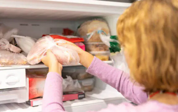 Сбалансированное питание в любое время: что стоит держать в морозилке?