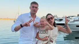 Артем Довбик з дружиною та донькою