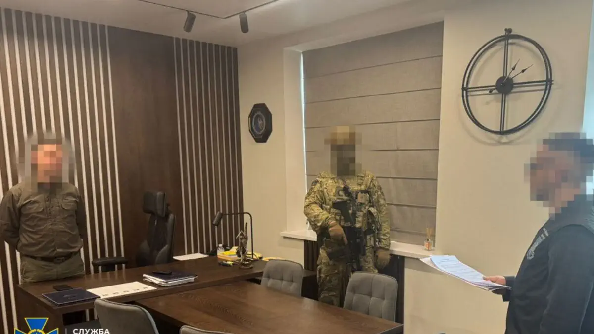 СБУ раскрыла своих чиновников, которые требовали 620 тысяч долларов у янтарного магната