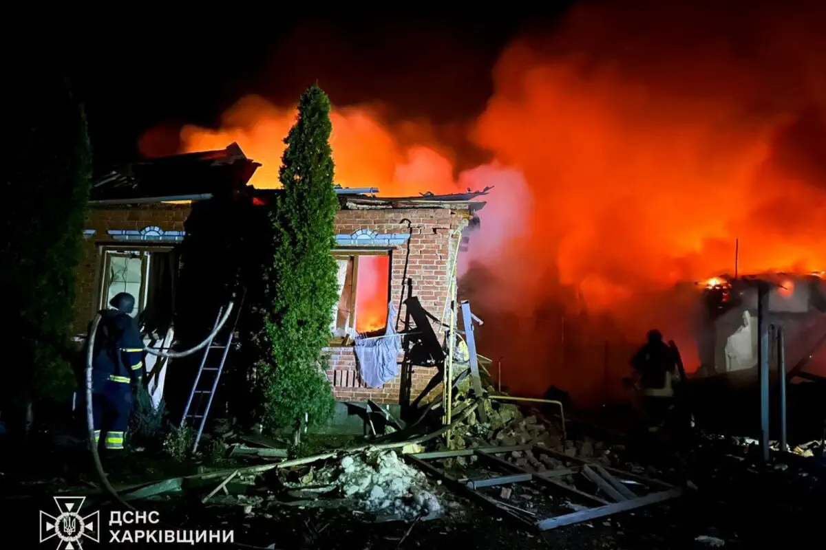 Наслідки обстрілу на Харківщині / Фото: ДСНС
