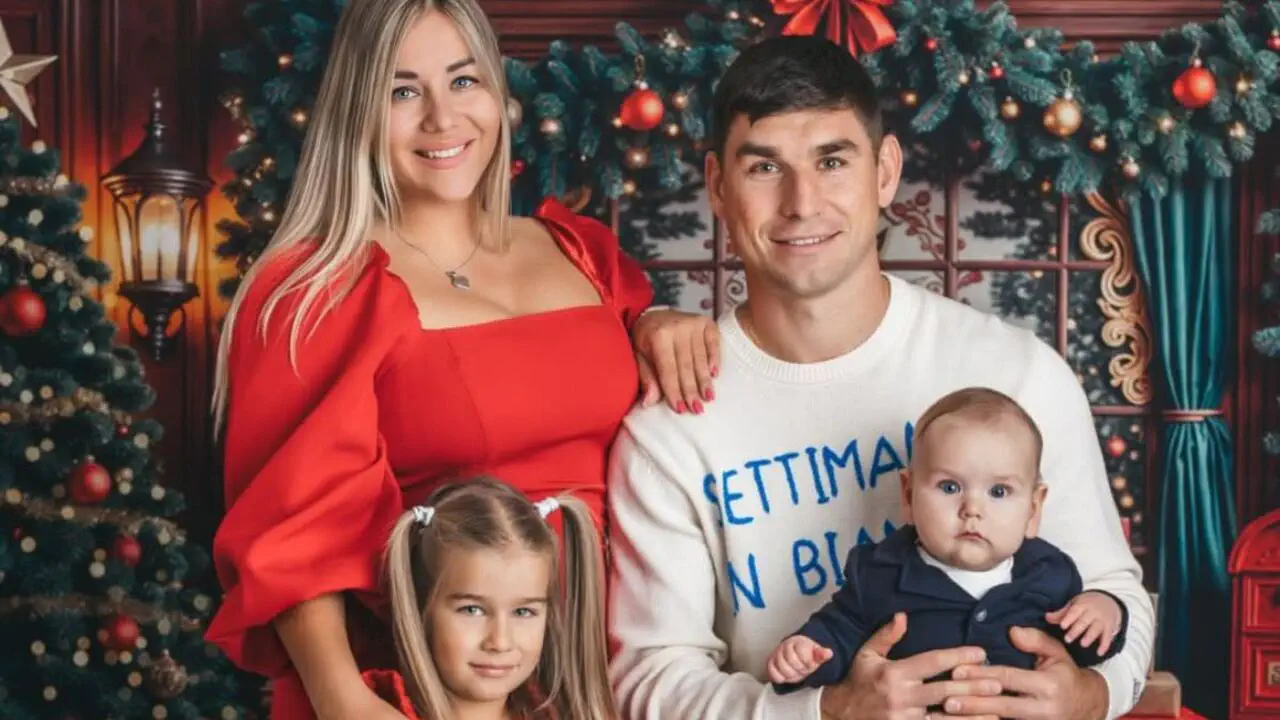 Руслан Малиновский с семьёй