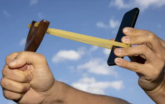 Опір гаджетам: 10 креативних способів перемогти залежність від смартфона