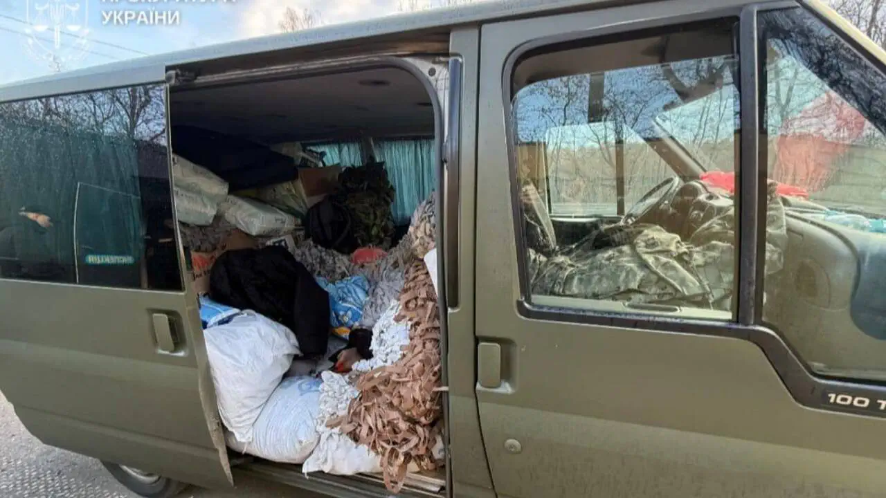 Суд арештував капелана та його спільника за підозрою у незаконному переправленні осіб через кордон