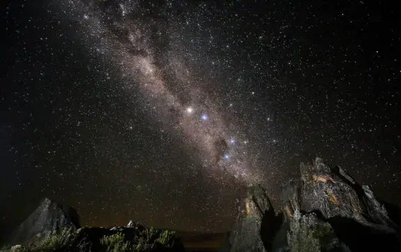 Понедельник обновление: кому звезды обещают неожиданный успех, а кому — важный жизненный урок