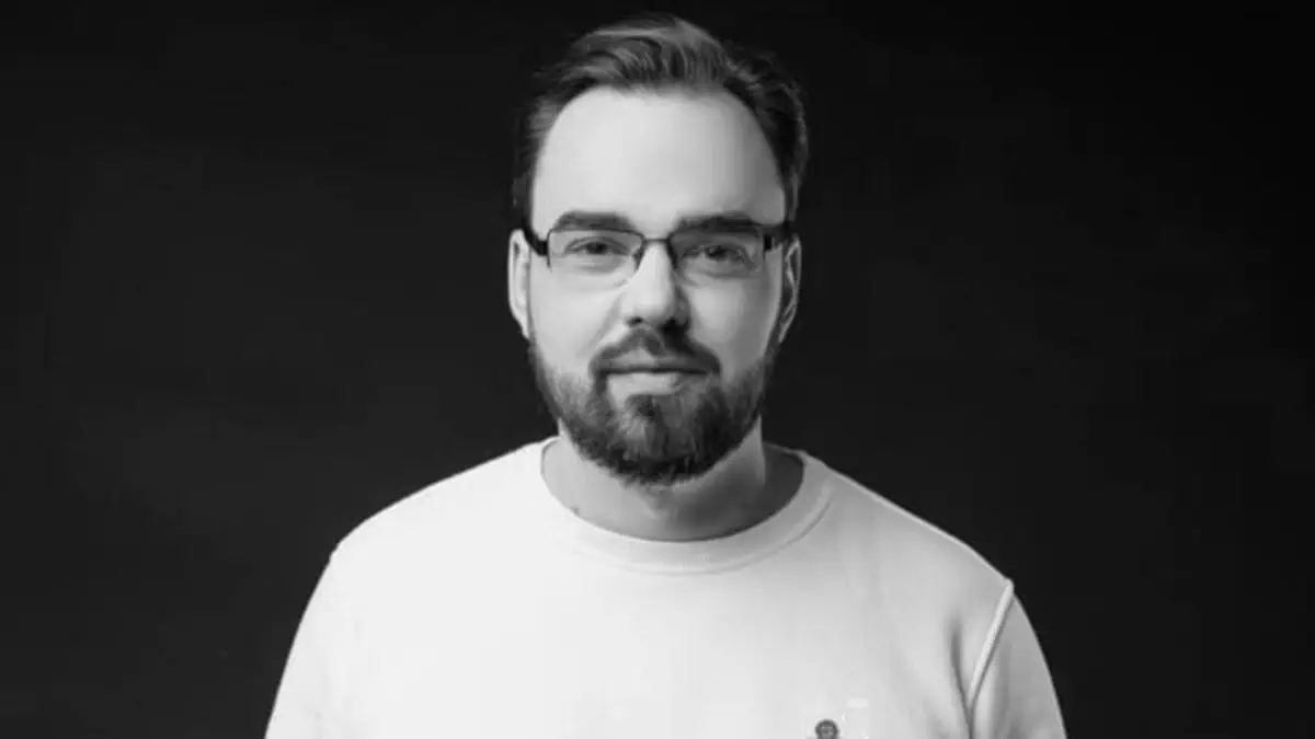 «Запомните его смешным» — на фронте погиб стендап-комик Артур Петров