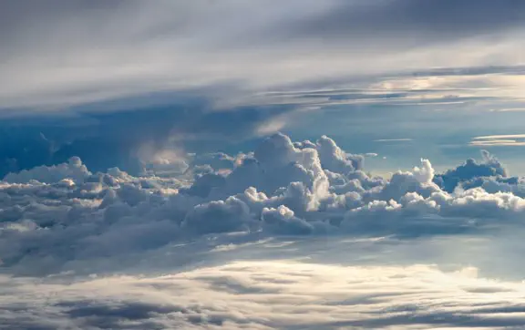 Под влиянием циклонов и атмосферных фронтов, в ближайшие дни ожидаются дожди, местами значительные.