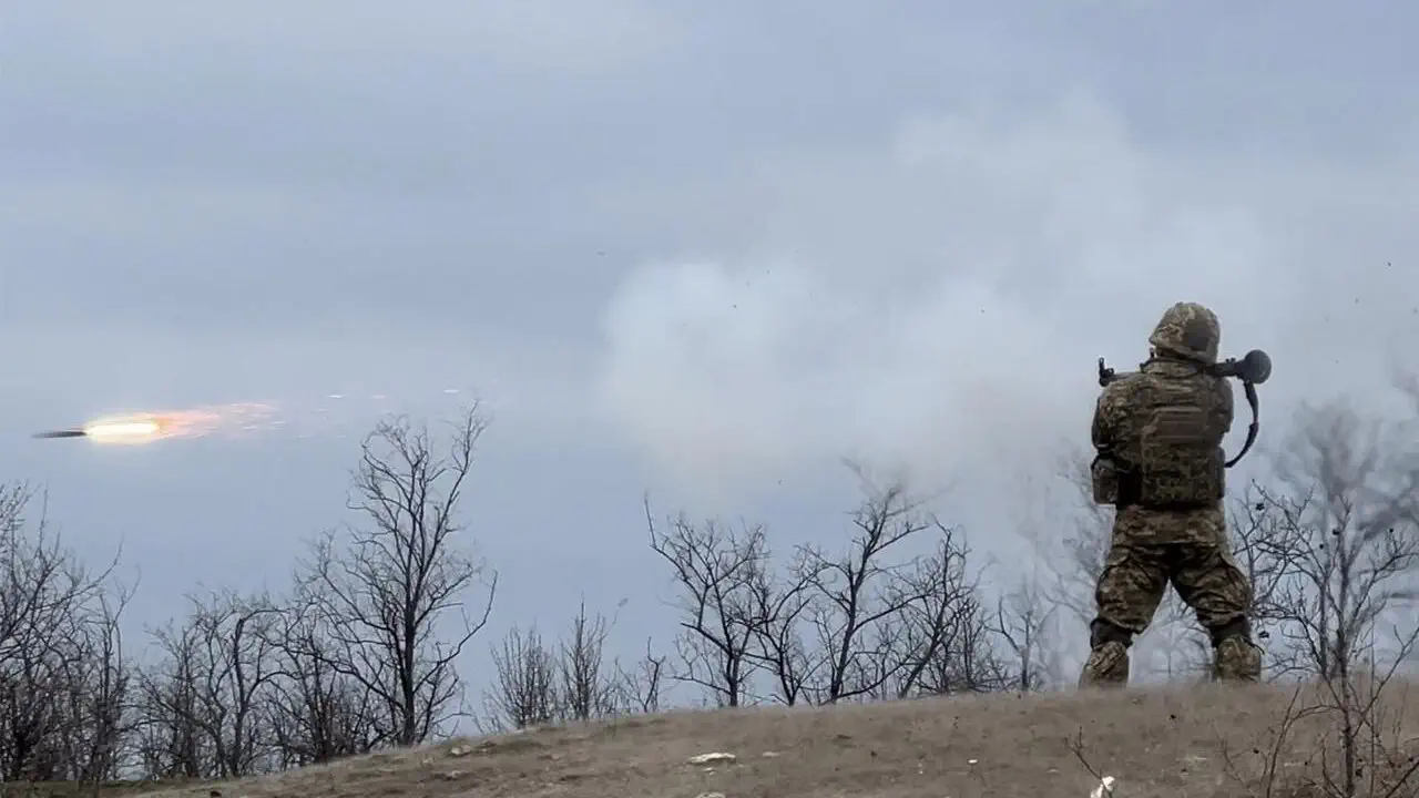 Блокада санкцій, "камікадзе" у РФ, український БпЛА у Фінляндії та нафта у пустелі