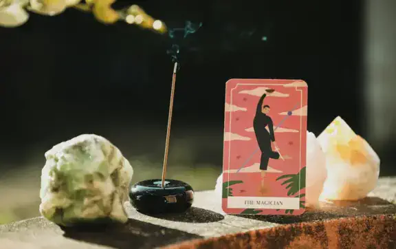 Таро-прогноз на 30 марта предупреждает об иллюзорных преградах для всех знаков Зодиака