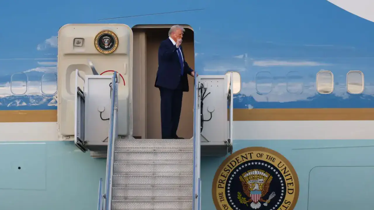 Флорида "вбухает" миллионы, чтобы переименовать аэропорт в честь Трампа