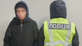 Полиция задержала женщину, поджегшую двери из-за любовного конфликта
