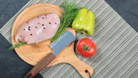 Эти продукты могут убить вашу деревянную доску — и вкус еды тоже