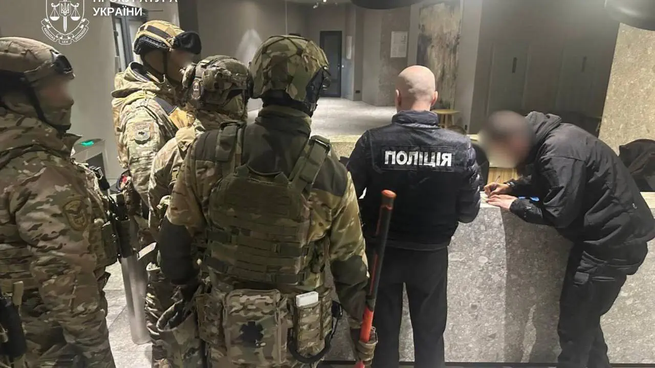 Керівник федерації боксу створив мережу з виведення військовозобов'язаних за кордон