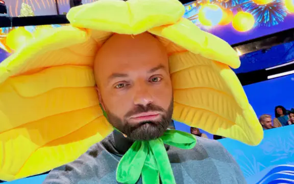 Демин учит звезд давать интервью. Стоимость урока — от $1000. Молчание стоит дороже