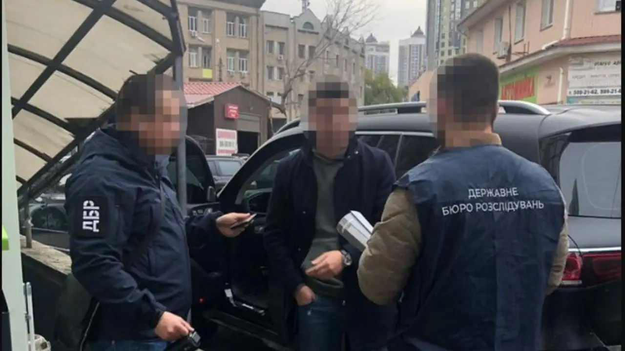 Схема на десятки миллионов: в Киеве разоблачили группу, переписывавшую квартиры
