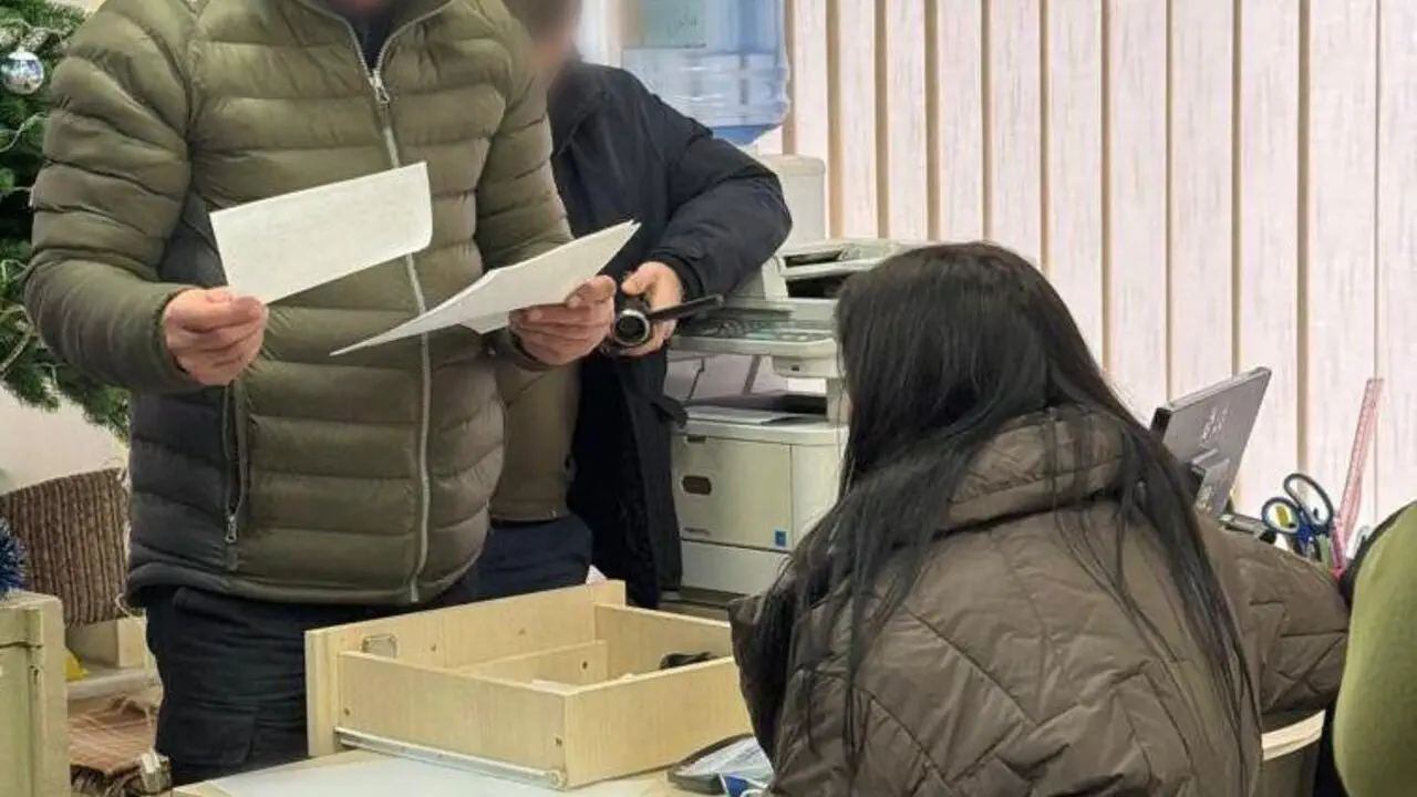 Привласнила гроші бабусі загиблого захисника: поліція Черкащини викрила колишню банкірку