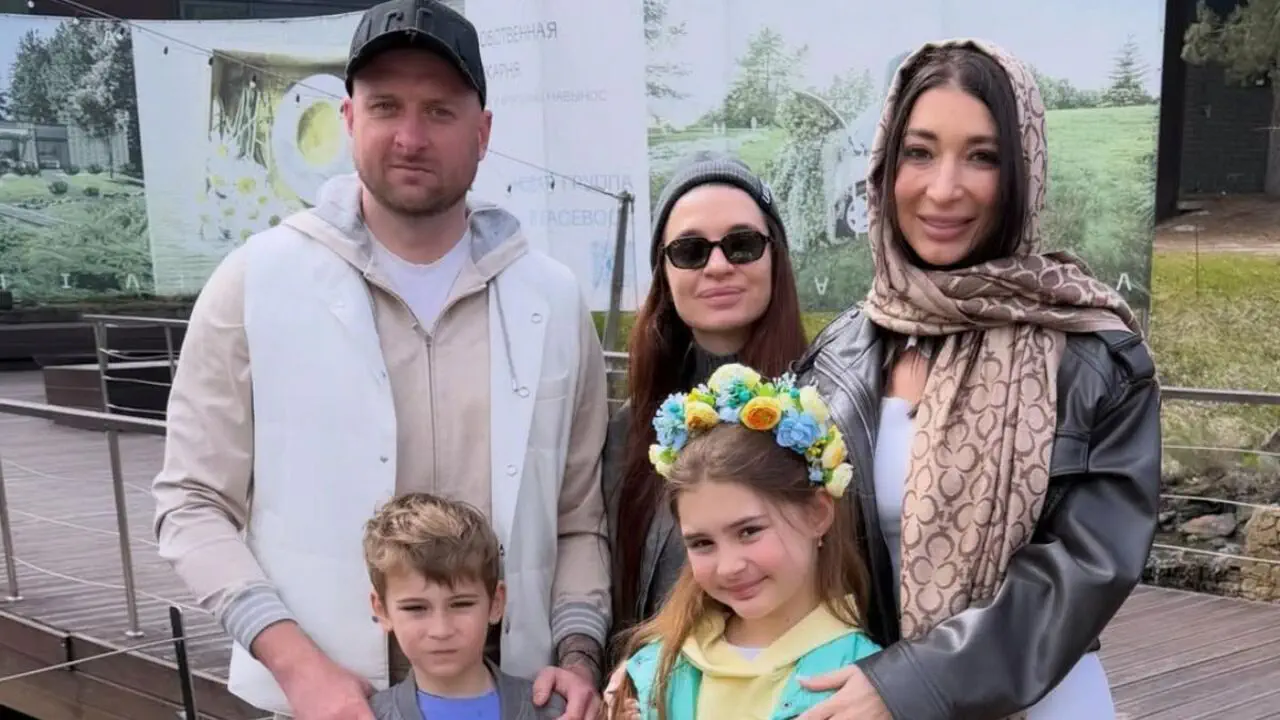 Ярослав Ракицкий с семьёй