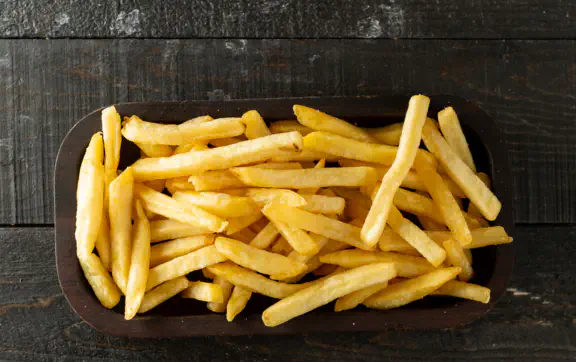 Не разогревайте во фритюрнице: как правильно "оживить" картофель фри