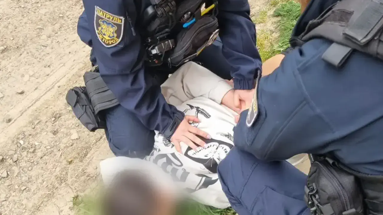 В Закарпатье школьник с пистолетом напал на сверстников