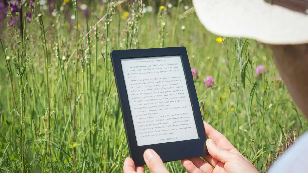 Електронна книга чи телефон: що кажуть вчені про зорову втому під час читання