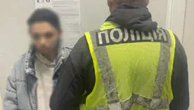 В Киеве задержали наркоторговку, которая пересылала кокаин внутри наручных часов