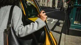 Женщина подала в суд на Uber из-за насильственных действий водителя во время поездки с детьми