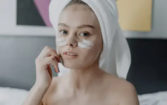 Французский уход начинается с аптеки: искусство защиты барьера и выбора эффективных компонентов