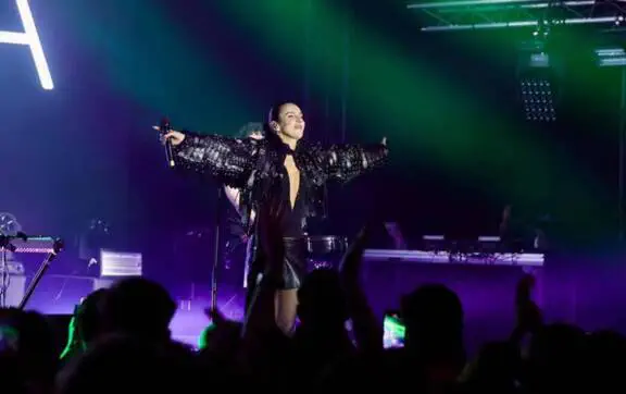 Джамала откровенно о отношениях: ревность есть, флирт есть, но всё в правильном русле