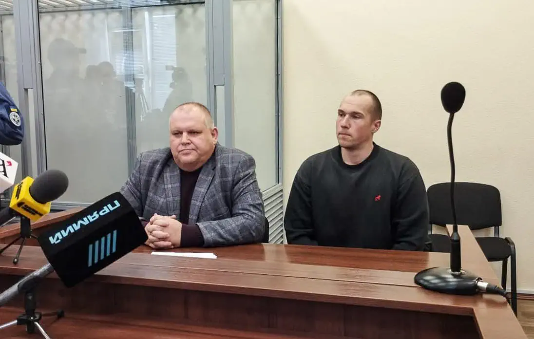 Фото: Михайло Тюнькін, Ґрати